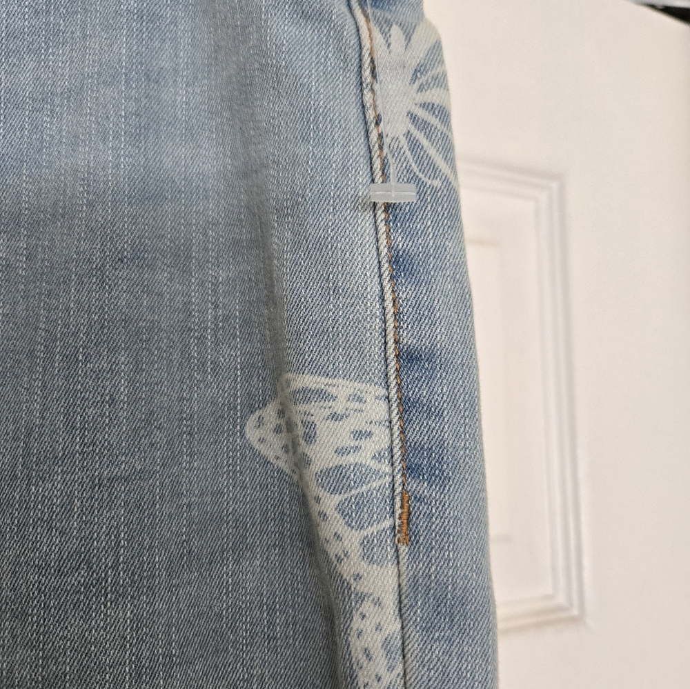 NWOT Junior No Boundaries Light Blue Denim Bell Bottom Jeans Size M (7-9) - Picture 9 of 16